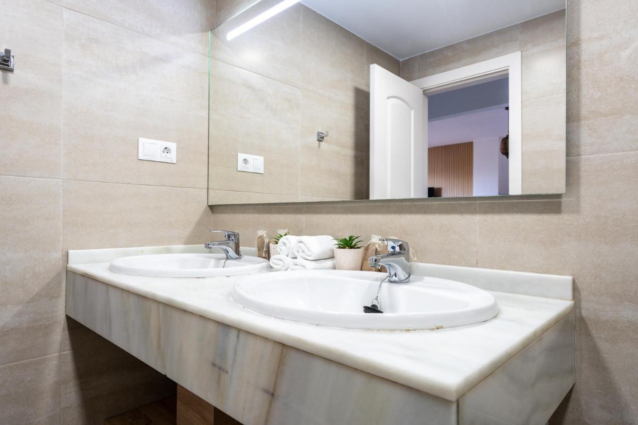 Benalmadena Beachfront Retreat Big Balcony And City Sea Views Apartment Exterior foto